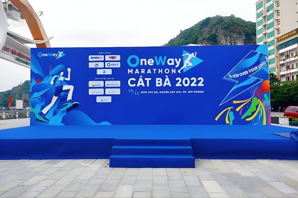 In ấn v&agrave; thiết kế backdrop giải chạy theo y&ecirc;u cầu