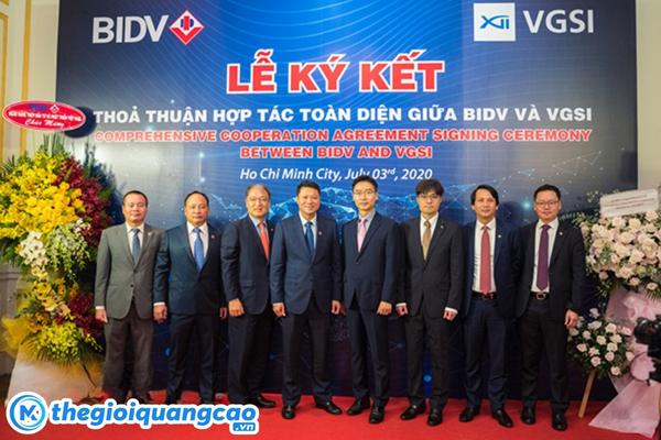 Mẫu ph&ocirc;ng nền lễ k&yacute; kết thỏa thuận hợp t&aacute;c to&agrave;n diện