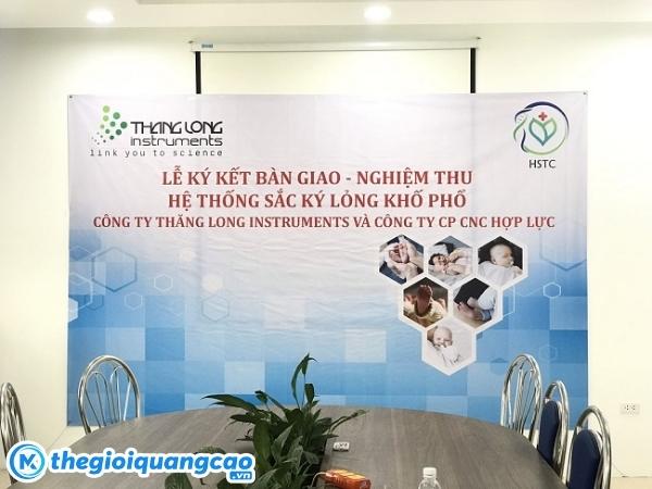 Thi c&ocirc;ng backdrop lễ k&yacute; kết gi&aacute; rẻ tại HCM