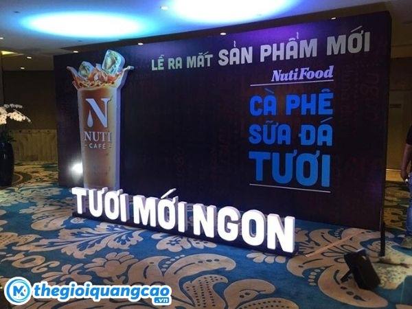 Mẫu ph&ocirc;ng nền lễ ra mắt sản phẩm mới của NutiFood