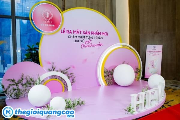 Mẫu backdrop lễ ra mắt sản phẩm mới chất liệu Formex die-cut 3D