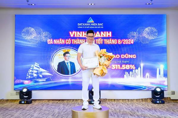 Thi c&ocirc;ng backdrop vinh danh trọn g&oacute;i gi&aacute; rẻ tại TPHCM