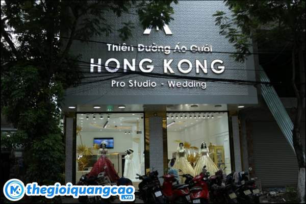 Mẫu bảng hiệu &aacute;o cưới luxury