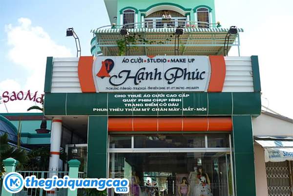 Những lưu &yacute; quan trọng khi thiết kế bảng hiệu &aacute;o cưới