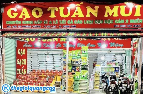 Mẫu bảng hiệu b&aacute;n gạo chất liệu bạt hiflex c&oacute; khung sắt