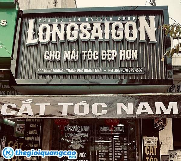 Thi c&ocirc;ng bảng hiệu barber chuy&ecirc;n nghiệp