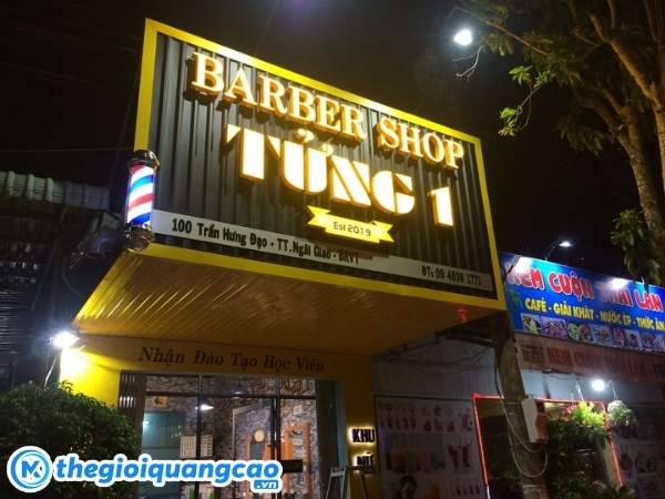 Mẫu bảng hiệu barber shop phong c&aacute;ch hi&ecirc;n đại