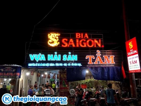 Mẫu bảng hiệu bia saigon chữ mica xuy&ecirc;n s&aacute;ng