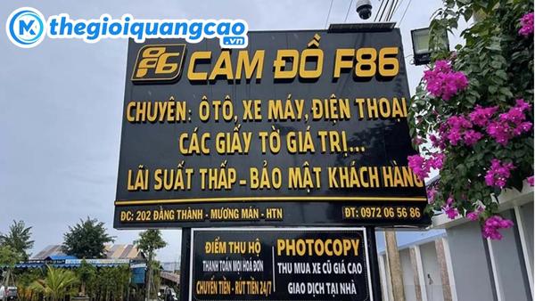 Mẫu bảng hiệu cầm đồ chữ nổi inox vàng gươm