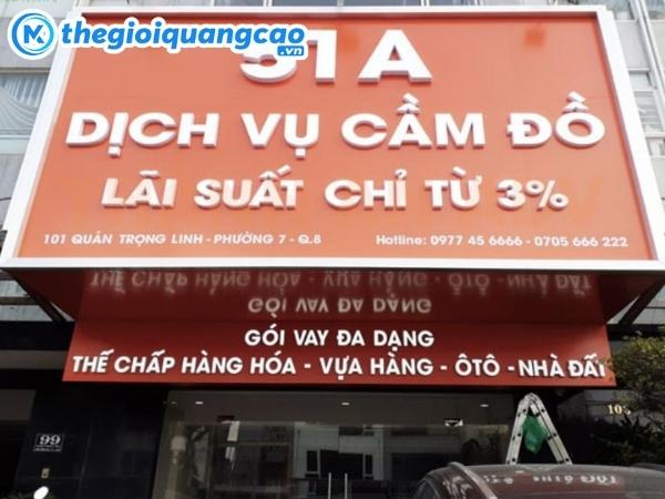 Mẫu bảng hiệu dịch vụ cầm đồ nền alu chữ nổi mica