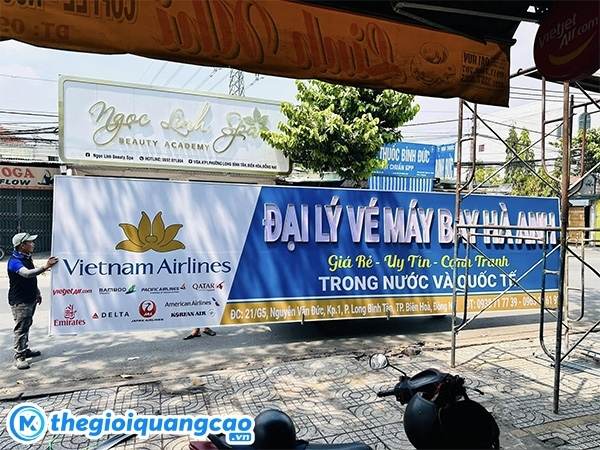 Thiết kế bảng hiệu đại l&yacute; b&aacute;n v&eacute; m&aacute;y bay theo y&ecirc;u cầu