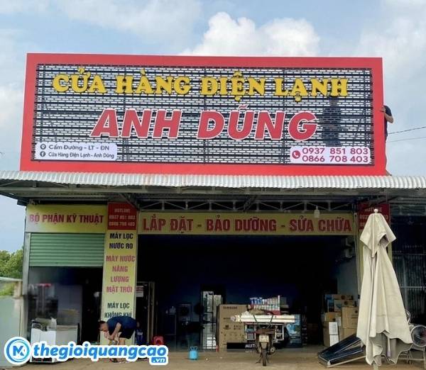 Mẫu bảng hiệu chữ nổi mica xuy&ecirc;n s&aacute;ng viền inox