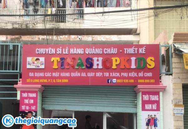 Mẫu bảng hiệu giày dép chữ nổi mica kết hợp nền alu