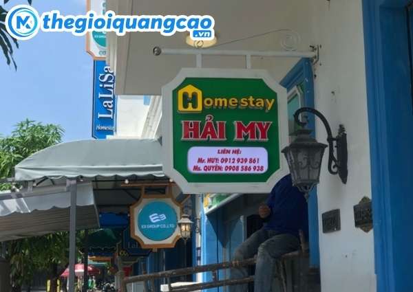 Mẫu bảng hiệu biển vẫy homestay Hải My chữ nổi mica