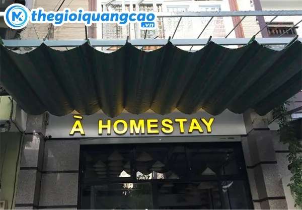 L&agrave;m bảng hiệu homestay chữ nổi mica gắn led