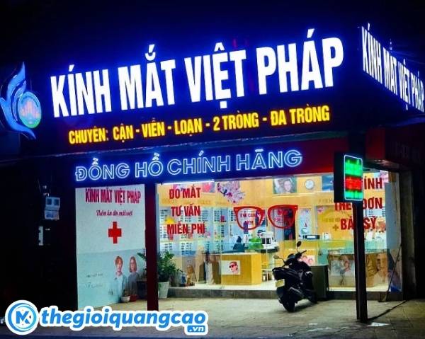 Mẫu bảng hiệu kính mắt Việt Pháp