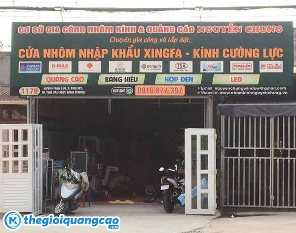 Mẫu biển quảng c&aacute;o cửa h&agrave;ng nh&ocirc;m k&iacute;nh Nguyễn Chung