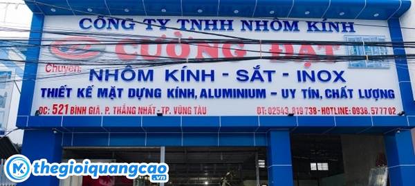 Thi c&ocirc;ng bảng hi&ecirc;u chất liệu Alu