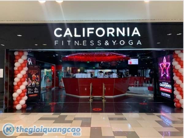 Mẫu biển hiệu ph&ograve;ng tập California Fitness & Yoga
