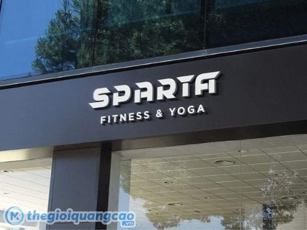 Thi c&ocirc;ng bảng hiệu Gym chữ nổi inox bạc