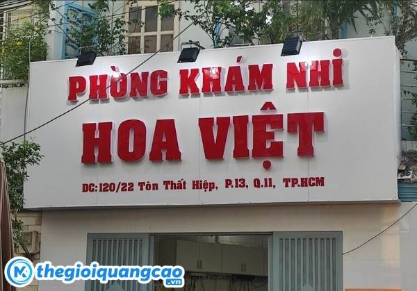 Mẫu bảng hiệu ph&ograve;ng kh&aacute;m nhi Hoa Việt