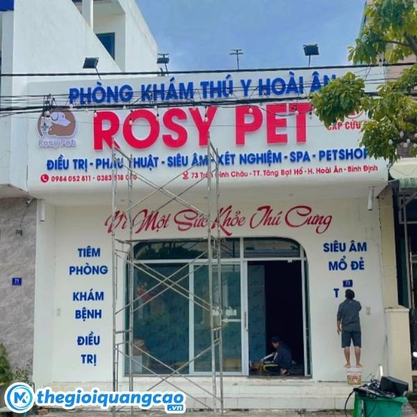 Mẫu bảng hiệu ph&ograve;ng kh&aacute;m th&uacute; y Ho&agrave;i &Acirc;n Rosy Pet
