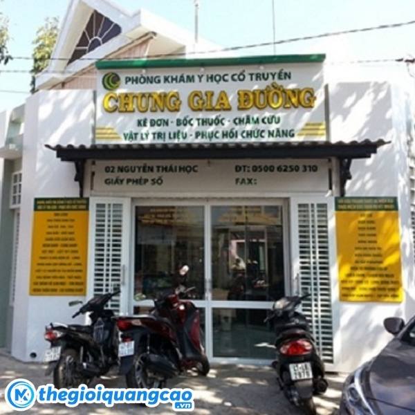 Mẫu bảng hiệu ph&ograve;ng kh&aacute;m y học cổ truyền Chung Gia Đường