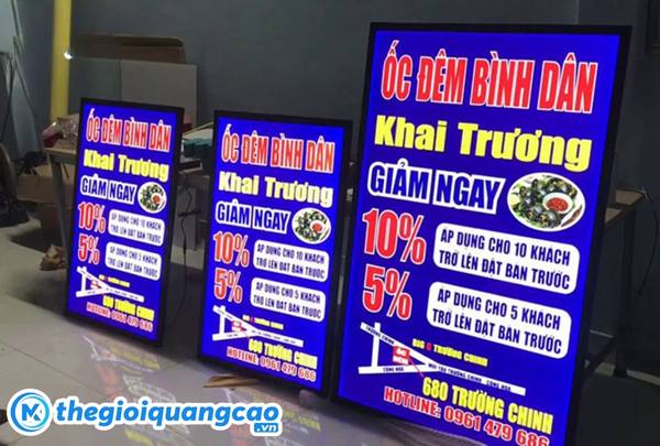 Mẫu bảng hiệu qu&aacute;n ốc bằng m&agrave;n h&igrave;nh led đứng