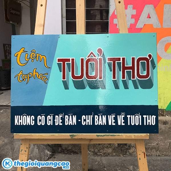 Thi c&ocirc;ng bảng hiệu s&agrave;i g&ograve;n xưa alu