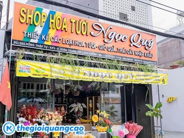 Mẫu bảng hiệu hoa tươi đẹp h&uacute;t kh&aacute;ch