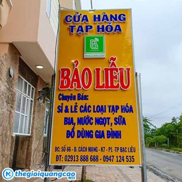 Mẫu bảng hiệu tạp h&oacute;a đứng