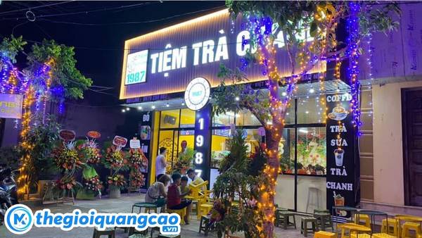 Thi c&ocirc;ng bảng hiệu tr&agrave; chanh