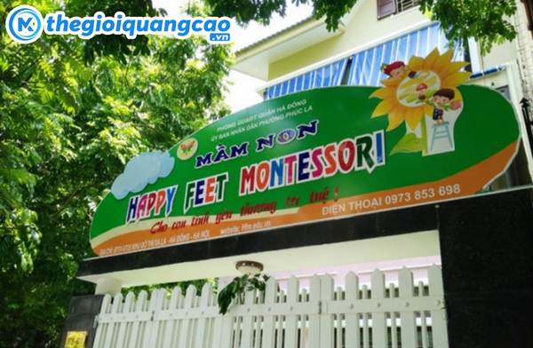 Mẫu bảng hiệu mầm non Happy Feet Montessori
