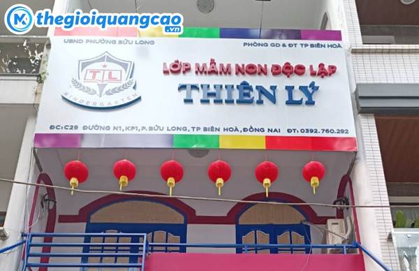 L&agrave;m bảng hiệu trường mầm non chất liệu chữ nổi mica nền alu