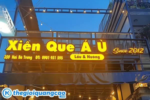 Mẫu bảng hiệu xi&ecirc;n que &Aacute; &Ugrave;