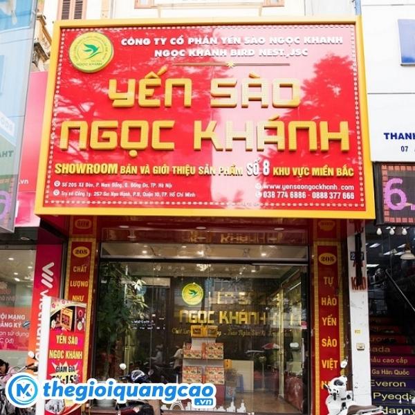 Mẫu bảng hiệu quảng c&aacute;o yến s&agrave;o alu chữ nổi mica