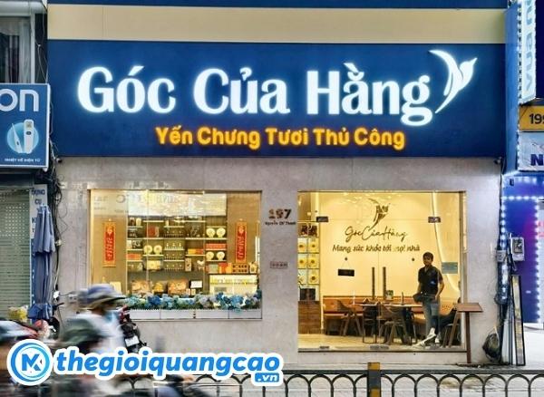 Mẫu bảng hiệu yến s&agrave;o chữ nổi đ&egrave;n led