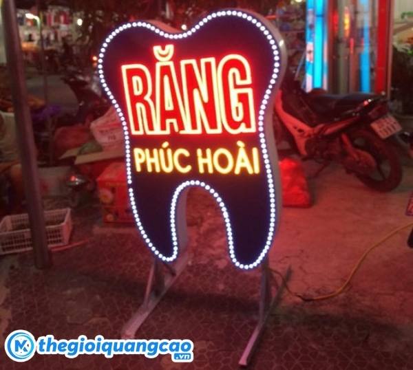 Biển vẫy răng hàm mặt bằng led vẫy full màu