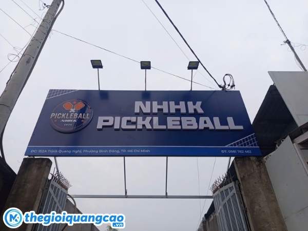 Làm bảng hiệu chữ nổi mica chất lượng