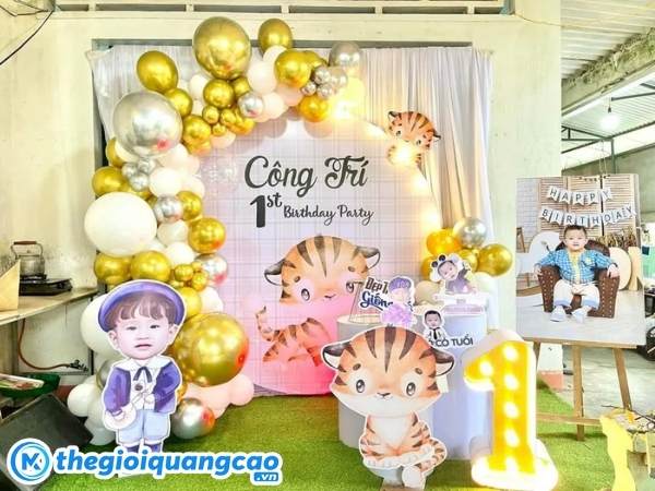 Mẫu background th&ocirc;i n&ocirc;i cho b&eacute; C&ocirc;ng Tr&iacute;