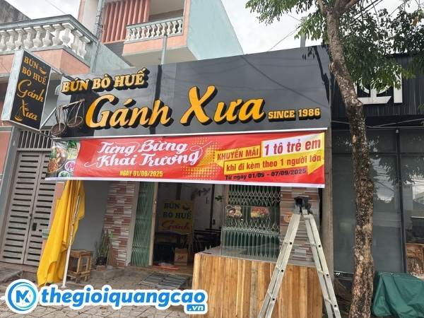 Mẫu bảng hiệu b&uacute;n b&ograve; huế G&aacute;nh Xưa
