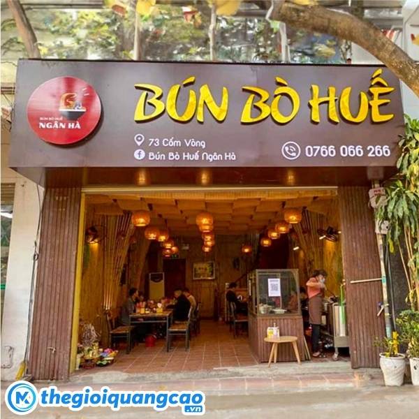 Bảng hiệu b&uacute;n b&ograve; huế nền alu chữ nổi mica