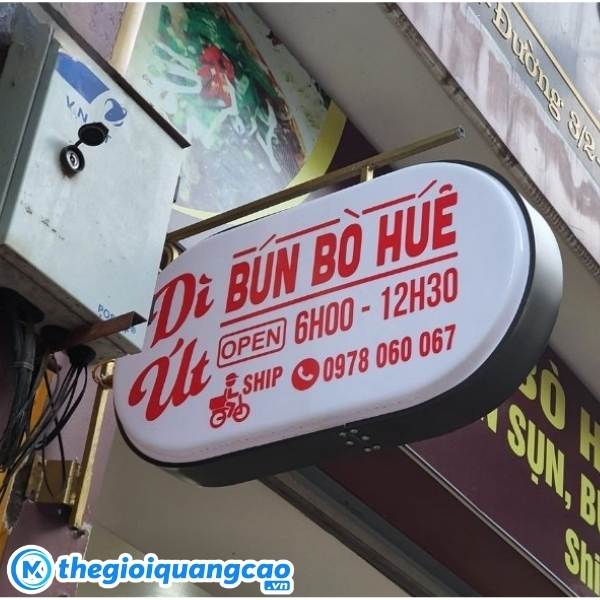 Biển vẫy hộp đẹp cho biển hiệu qu&aacute;n b&uacute;n b&ograve; huế