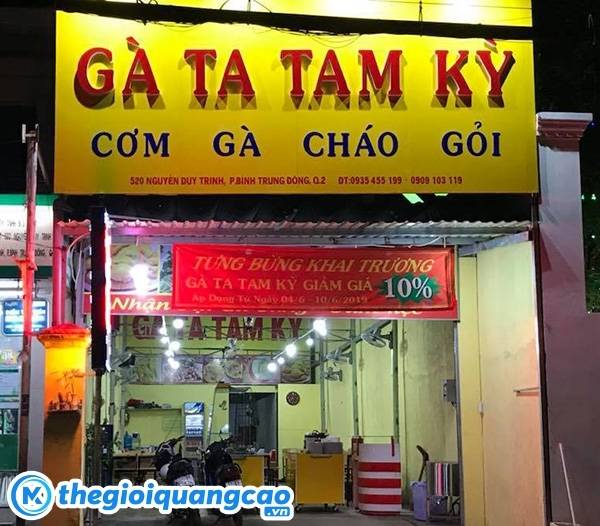 L&agrave;m bảng hiệu cơm g&agrave; gi&aacute; rẻ