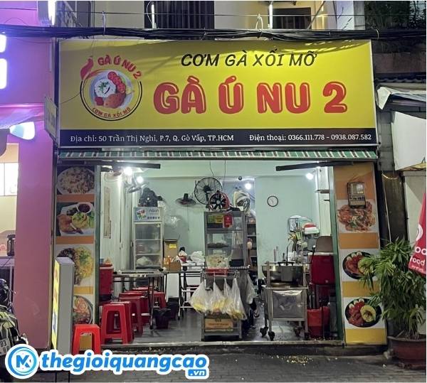 Bảng hiệu cơm g&agrave; chất liệu bạt hiflex