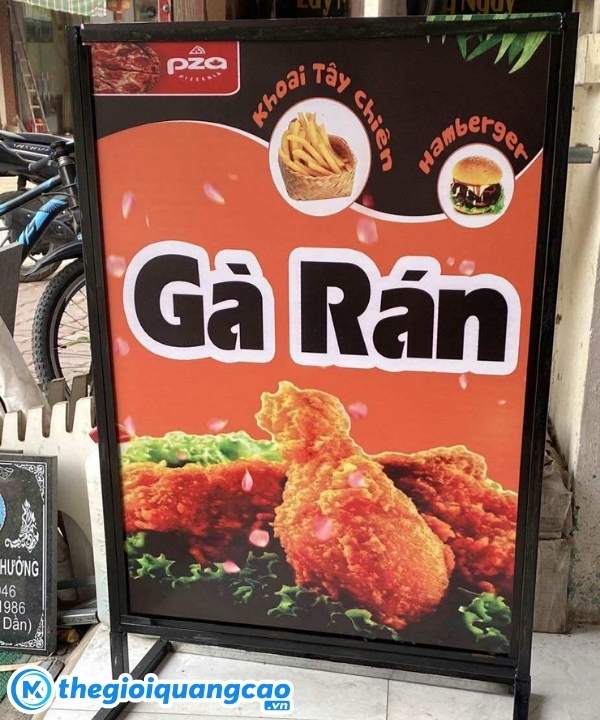 Bảng hiệu đứng cho tiệm g&agrave; r&aacute;n