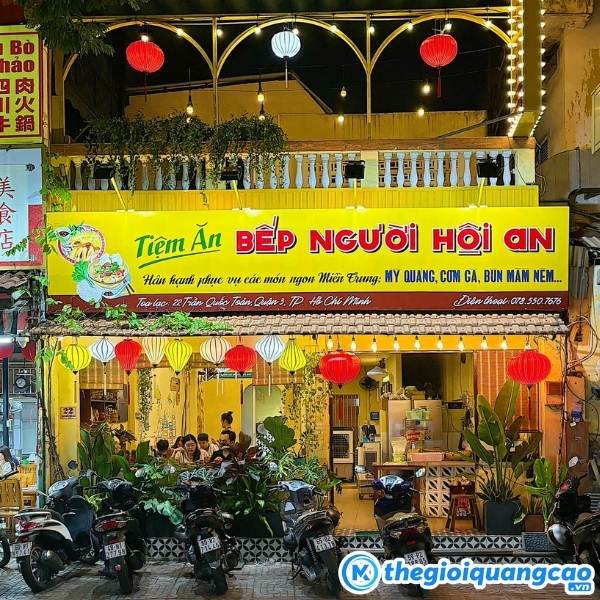 Mẫu bảng hiệu tiệm ăn bếp người hội an