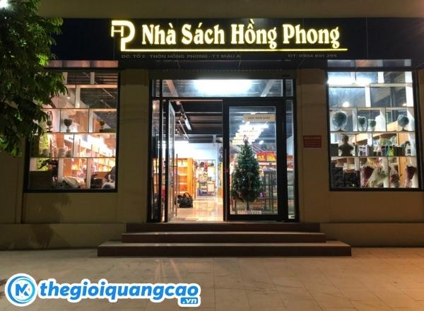 Thi c&ocirc;ng bảng hiệu nh&agrave; s&aacute;ch chuy&ecirc;n nghiệp