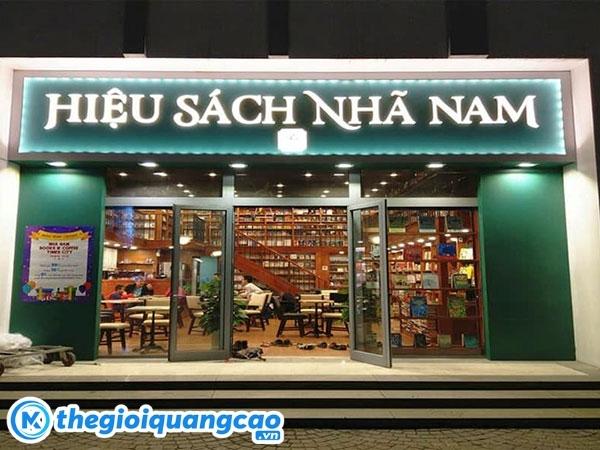 Thiết kế bảng hiệu nh&agrave; s&aacute;ch theo y&ecirc;u cầu