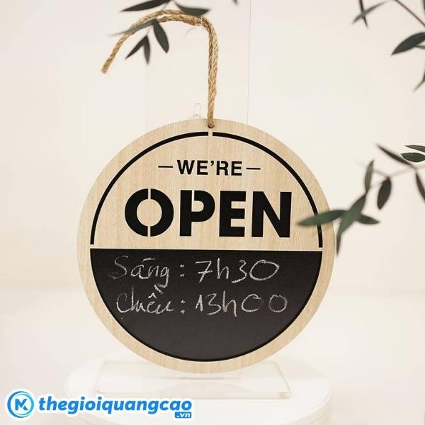 Mẫu bảng hiệu mở đ&oacute;ng cửa đẹp